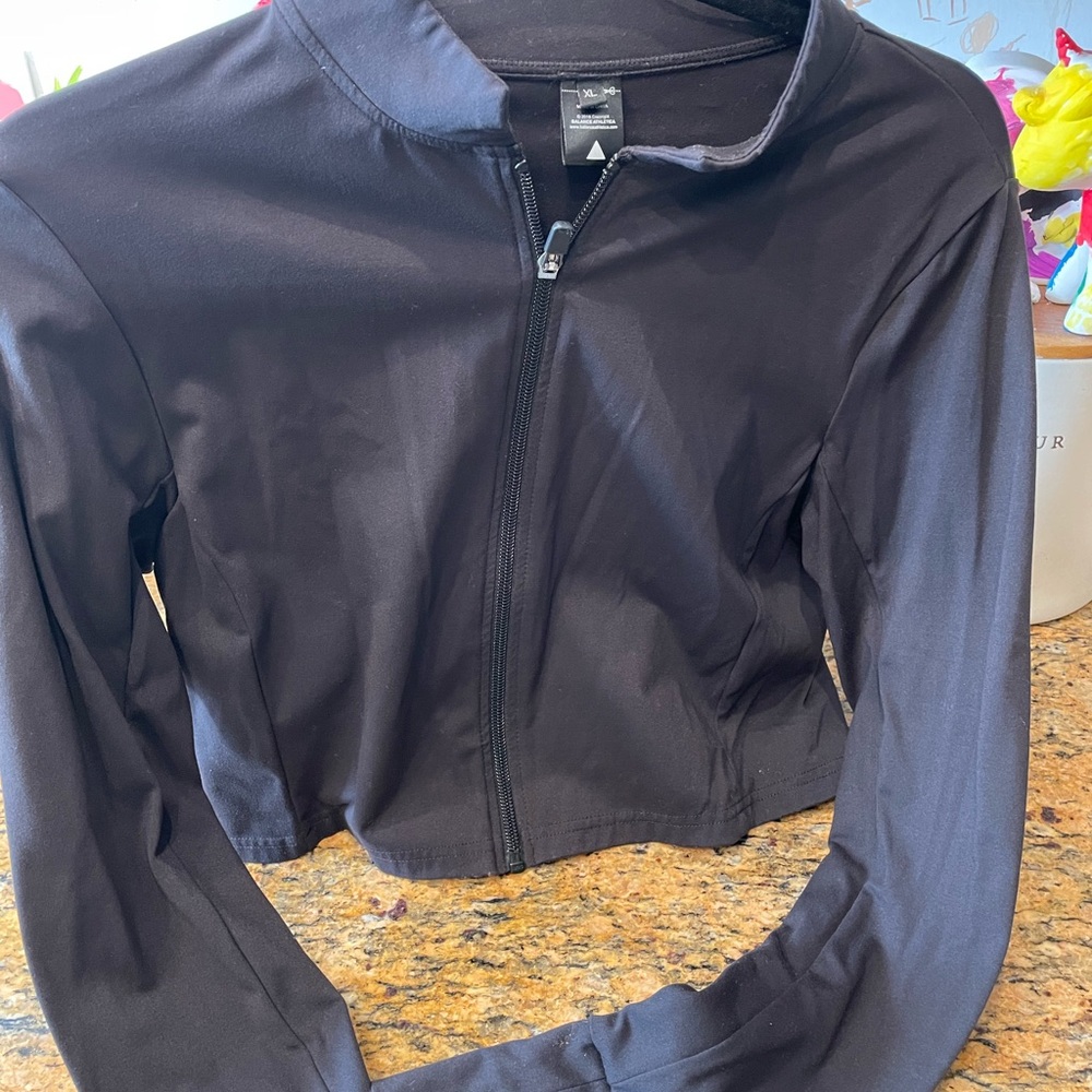 Vitality cropped jacket